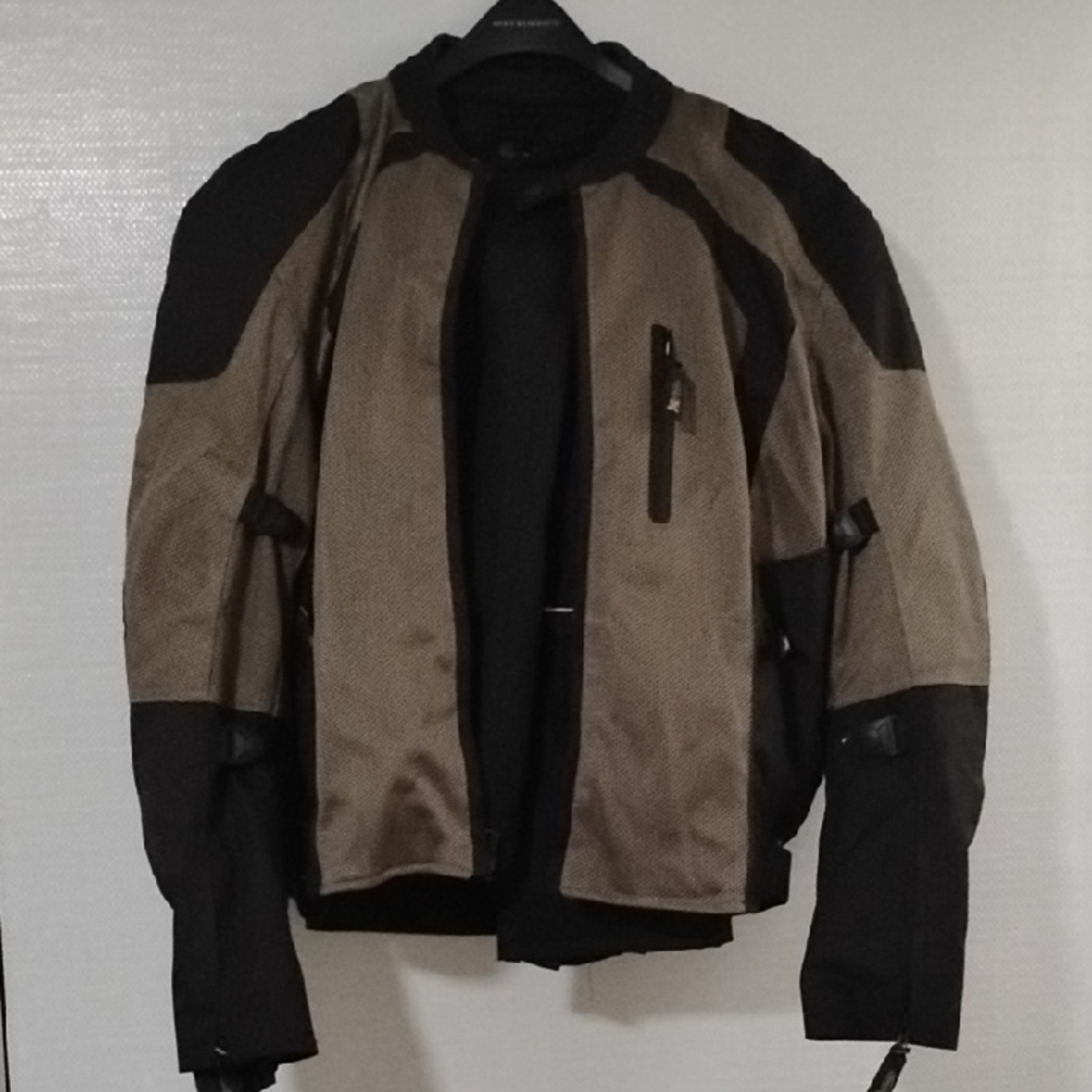 !Men's Black And Tan Motorcycle Jacket Jacket.Has Protective.Sz XL